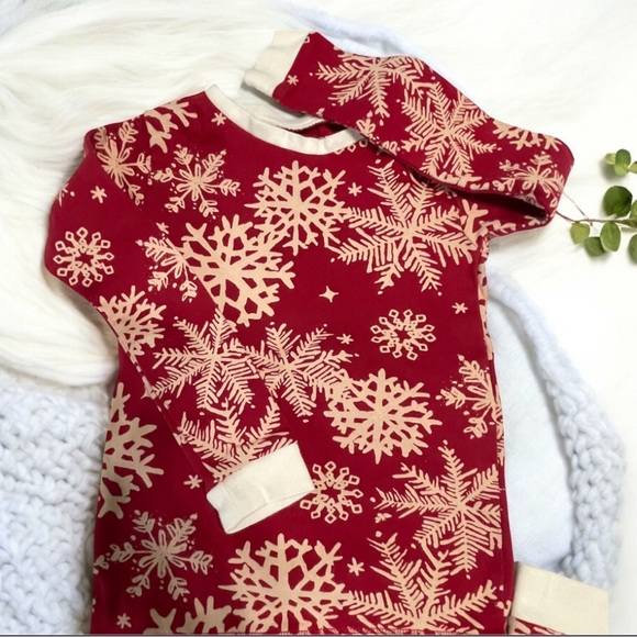 Kids Pajamas - Red/White/Green Winter Themed - Picture 5 of 15